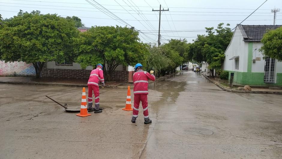 Veolia Aguas de La Guajira genera conciencia sobre la relación que tienen las emergencias por lluvia, las basuras y el uso de los sistemas de alcantarillado