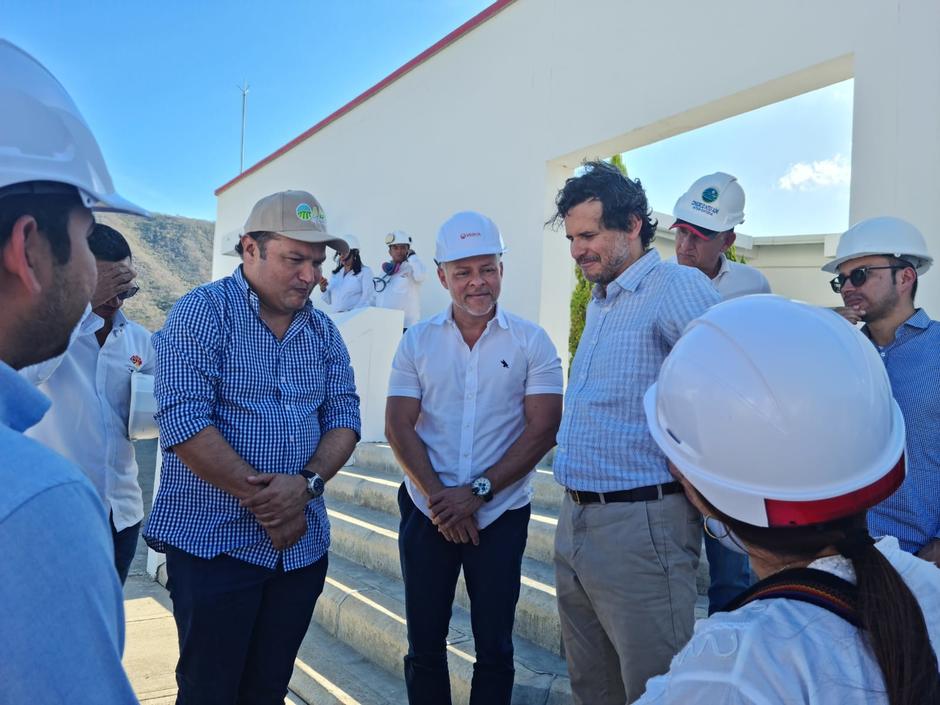 Visita ADR y Gobernador (e)