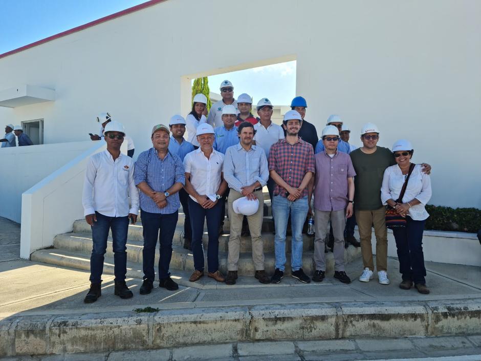 Visita ADR y Gobernador (e)